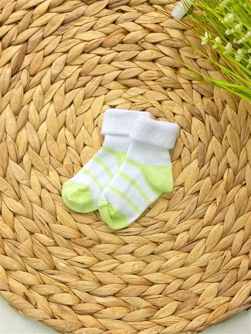 Носочки для новорождённых в полосочку Light Green Носочки для новорождённых в полосочку Light Green